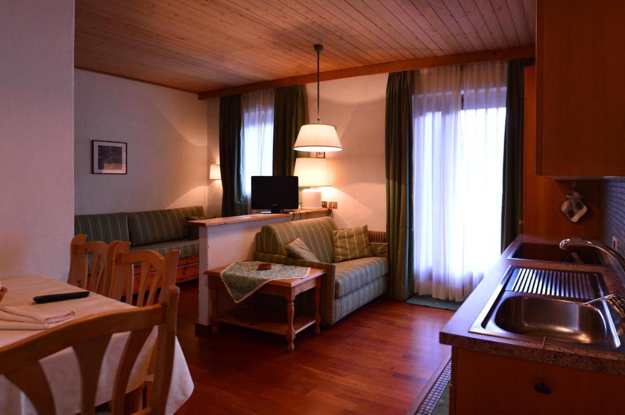 לה וילה Appartamenti Astoria La Villa מראה חיצוני תמונה
